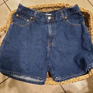 Womens Levis relaxed shorts